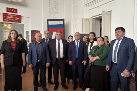 
ДГПУ развернул масштабную выставку профессий в Дагестанских Огнях
